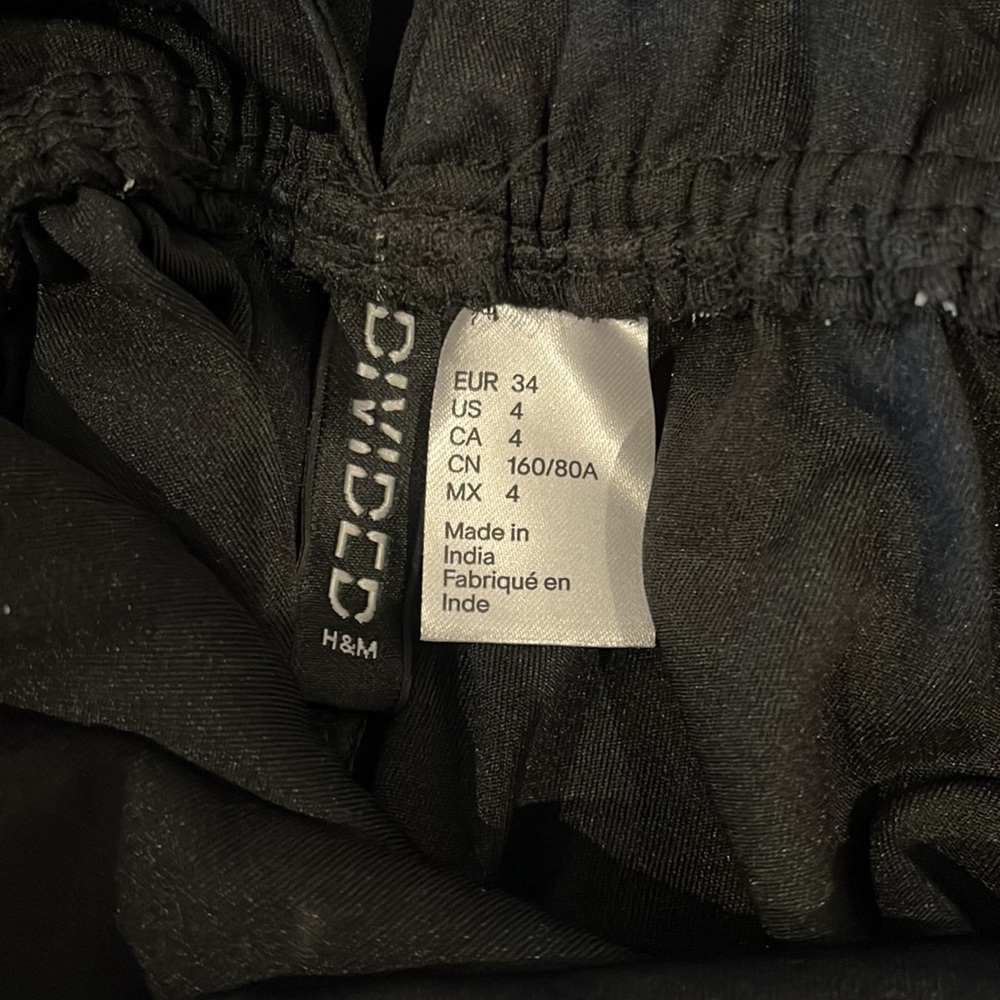 Divided dress - Picture 4 of 4